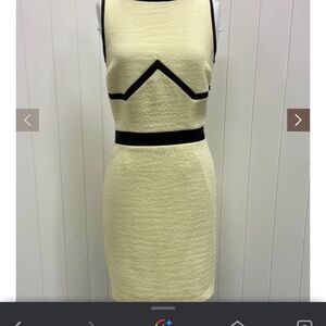 Pinko size 6 yellow Dress fits like 2 I wear size 2 and fits perfect